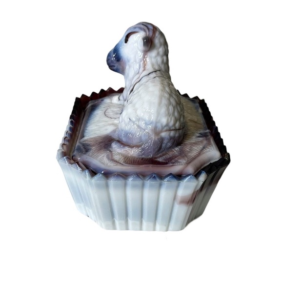Westmoreland Purple Slag Glass Lamb Covered Dish - Picture 4 of 15